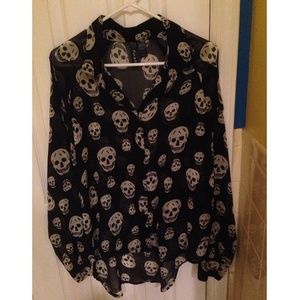 Black (L) silk long sleeve shirt with white skulls