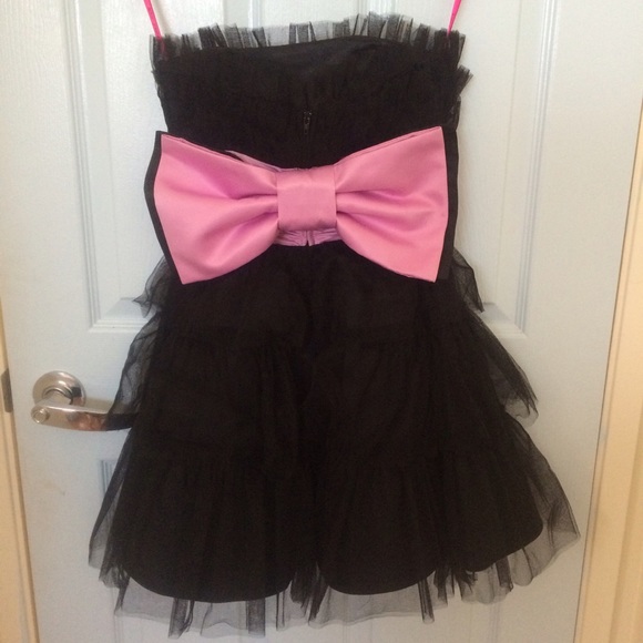Betsey Johnson bow prom/homecoming dress