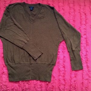 Rich brown sweater. Size m