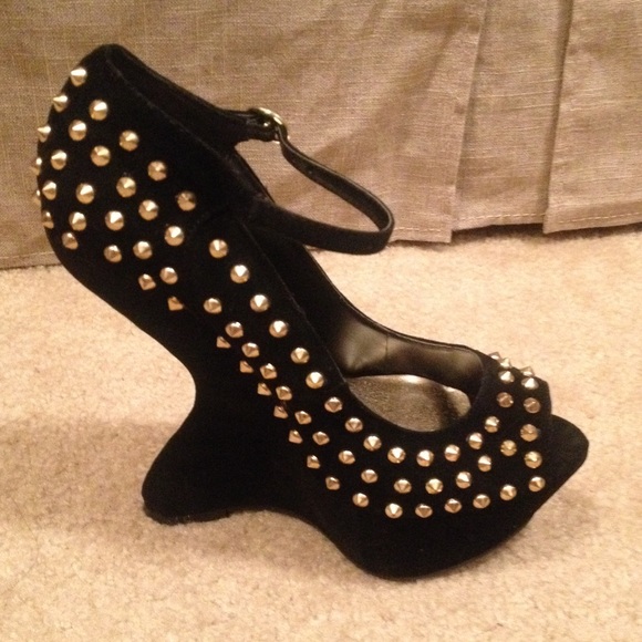 ๐Host Pick ๐ โค๏ธ๐ 10/4 - Picture 3 of 3