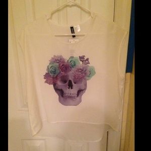 White size 10 skull muscle sleeve fit shirt