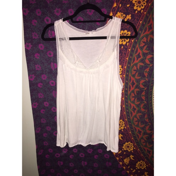 Old Navy off white tank