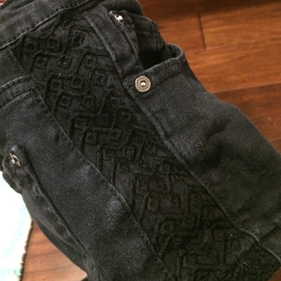 Tillys medium waisted black shorts. - Picture 2 of 2