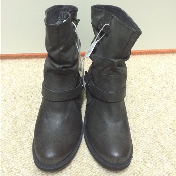 American Eagle Grey Short Boots