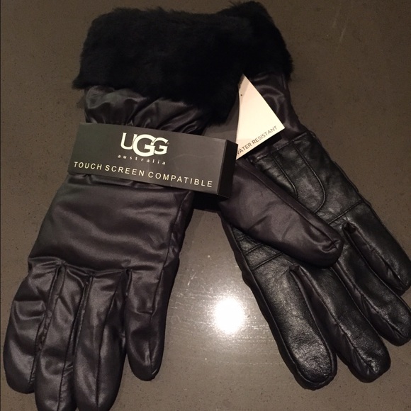 NEW! UGG Black Touchscreen waterproof gloves