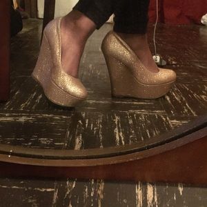 Gold Sparkled Wedges