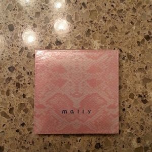 Malloy Poreless Perfection Foundation