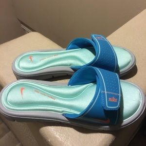 Nike blue slippers