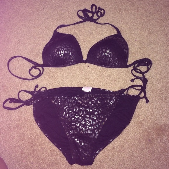 Leopard print string bikini!