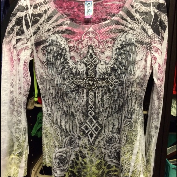 cross shirt. M
