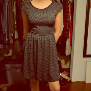 Short grey and black chevron dress w keyhole back
