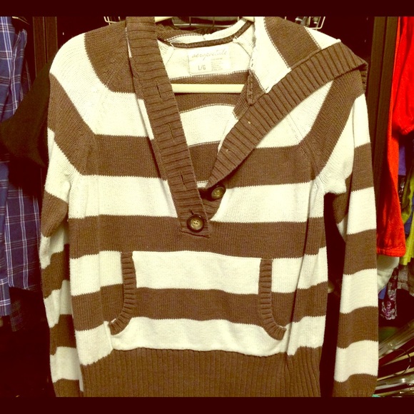 hooded sweater. Aeropostale size L