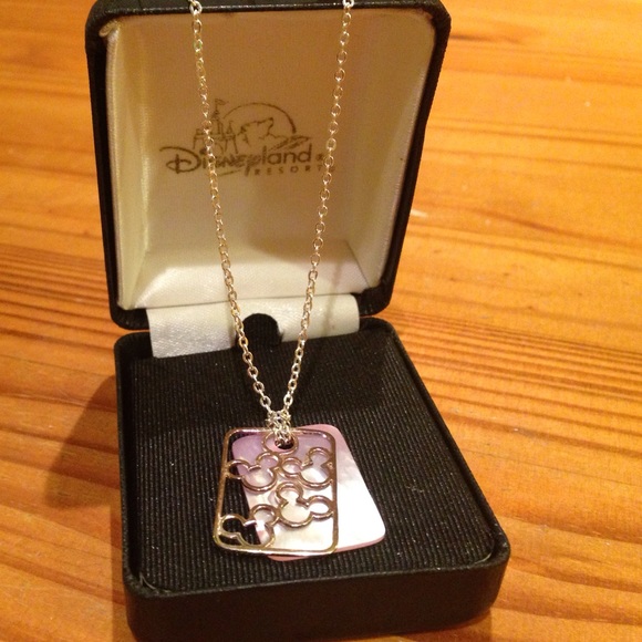 Mickey shell 18" necklace