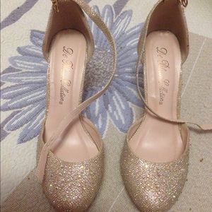 De Blossom Collection Heels Size 8