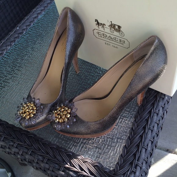 coach high heel shoes 47 coach shoes coach high heel shoes euc size 7 1 2 coach high heel shoes 47 coach shoes coach high heel shoes euc size 7 1 2