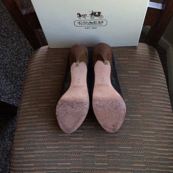 COACH~High Heel Shoes~EUC~Size 7 1/2 - Picture 4 of 4