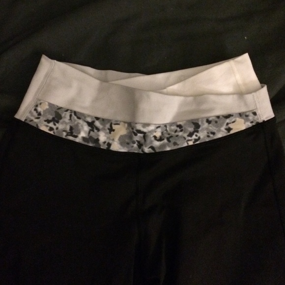 Lulu lemon yoga pants - Picture 2 of 2