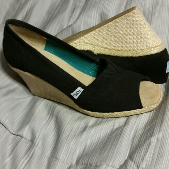 Black Tom wedges