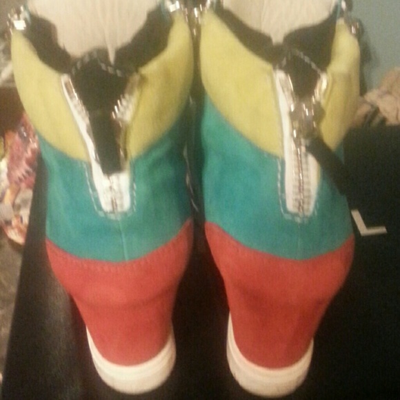 Extra pics of color block giuseppe