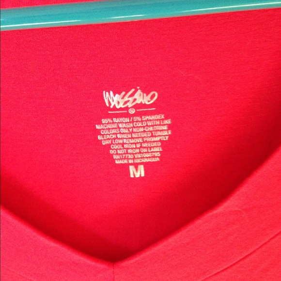 Light Red V-Neck - Picture 2 of 2