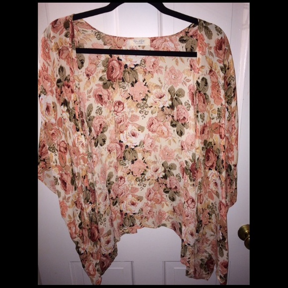 Brandy Melville Floral Kimono