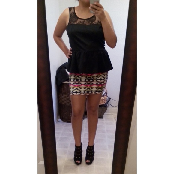 Black peplum top - Picture 3 of 3