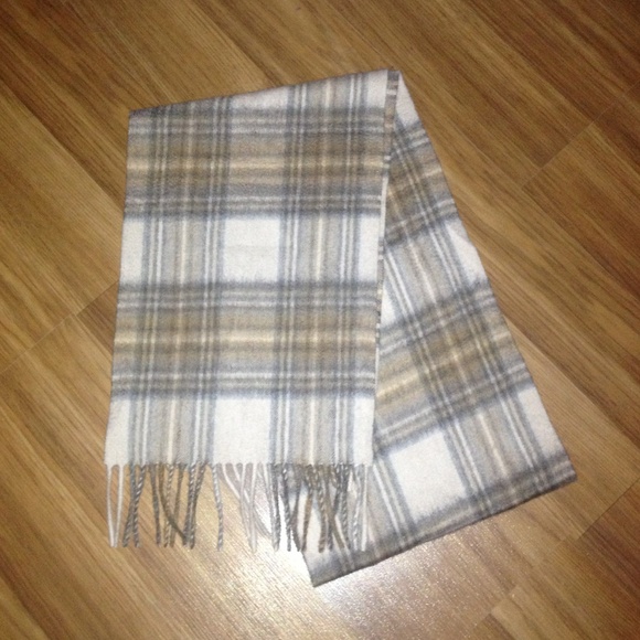 New wool plaid scarf with fringe - Picture 1 of 3