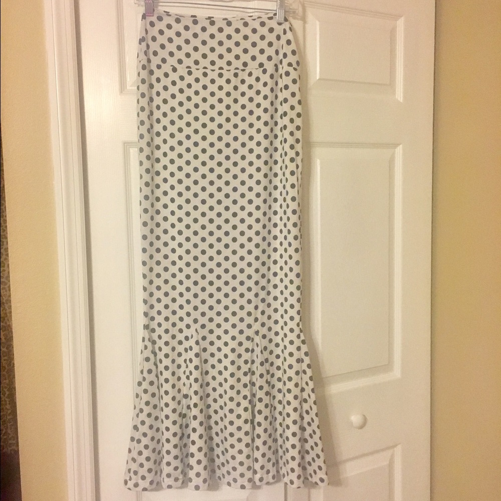 Skirt - Picture 2 of 3