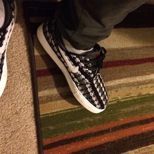 Shoez