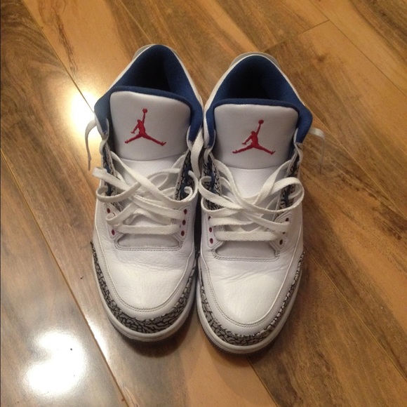 Sz 12 cavs 4's, Olympic 7's, 3's air Jordan - Picture 2 of 4