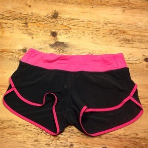 Lululemon running shorts size 6 great condition!!!