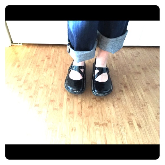 Alegria Mary Janes Patent Leather