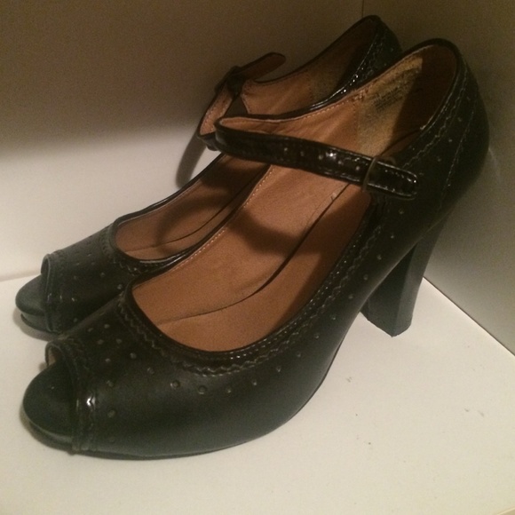 peep toe Mary Janes