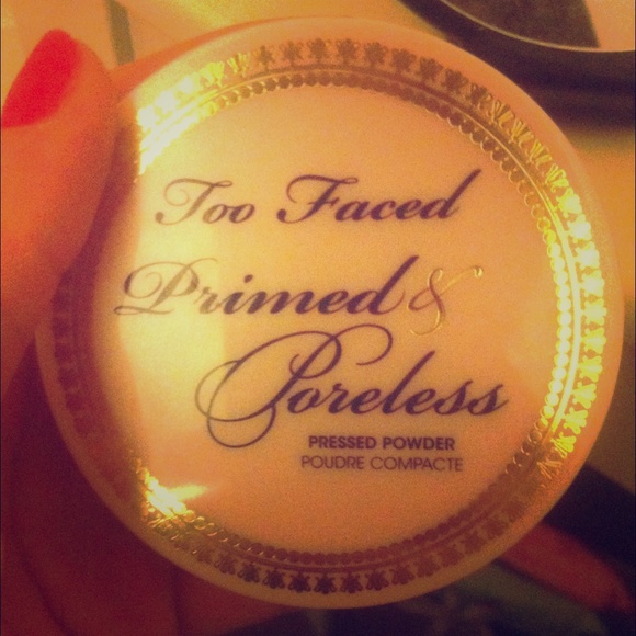 ✨Too Faced Primed & Poreless Pressed Powder