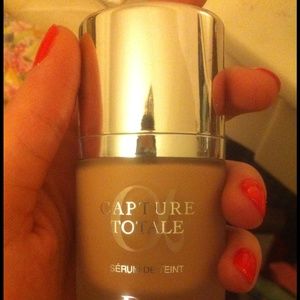 ✨Dior Capture Totale Foundation #020