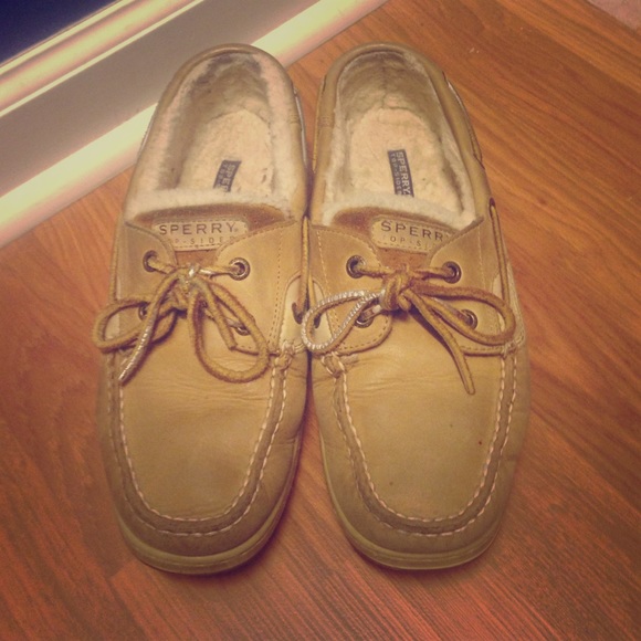 Sperry's w/ fur