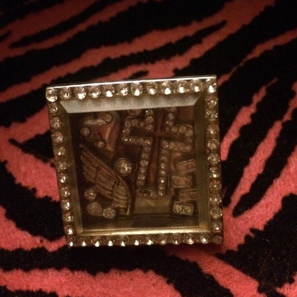 Ring - Picture 3 of 3