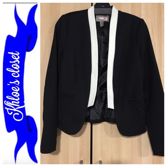 ❌SOLD❌Black & White Blazer💗