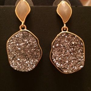 Black glitter stone earring