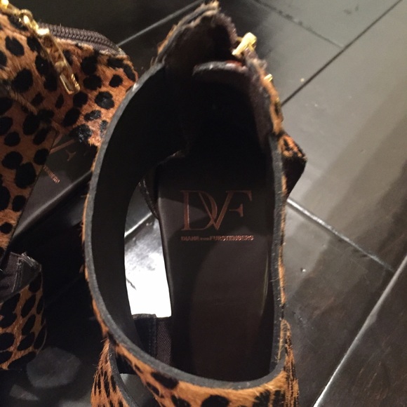 DVF Opal Wedges - Picture 3 of 4