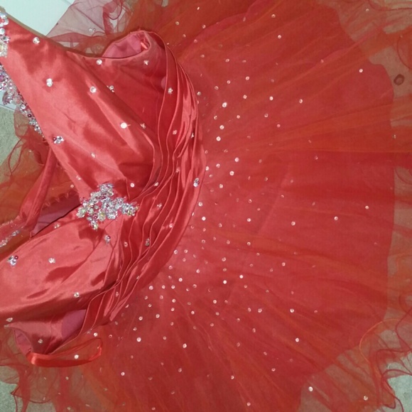 Plus size red party dress - Picture 3 of 4