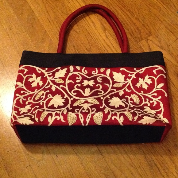 Silk  embroidered purse