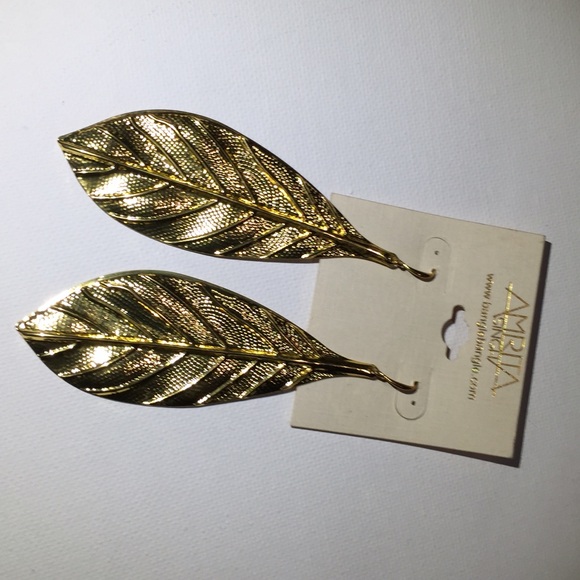 Amrita singh gold leaf earing