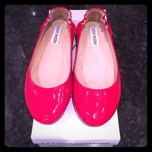 Steve Madden Red Patent Flats - size 6.5