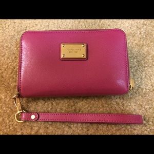 SALE: Michael Kors wristlet
