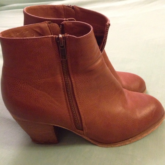 🅿️🅿️ $15 Booties great for spring!