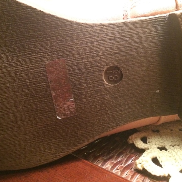 Pink spiky boots - Picture 3 of 3