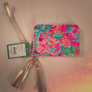 Lilly Pullitzer wristlet!