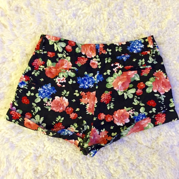 Black Floral multicolor floral booty shorts Small - Picture 2 of 2