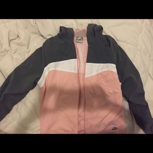 PINK WHITE AND GREY NIKE WIND BREAKER 💗